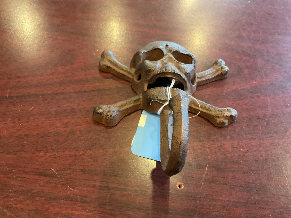 MA-1094 Skull Hook & Bottle Opener