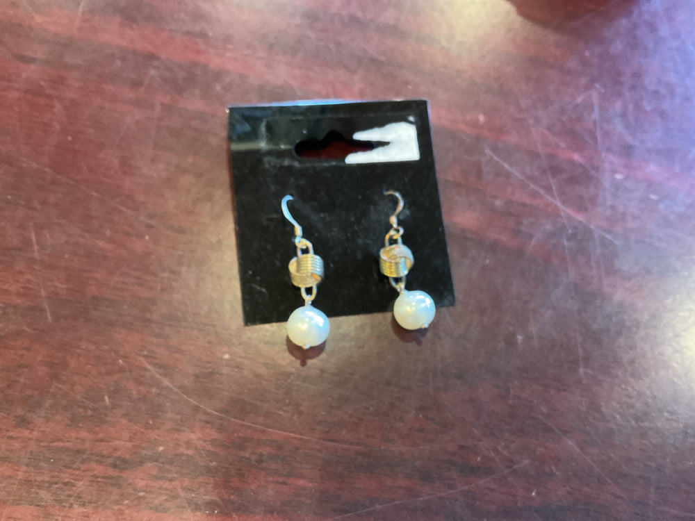 HE073 KNOT PEARL DROP EARRINGS