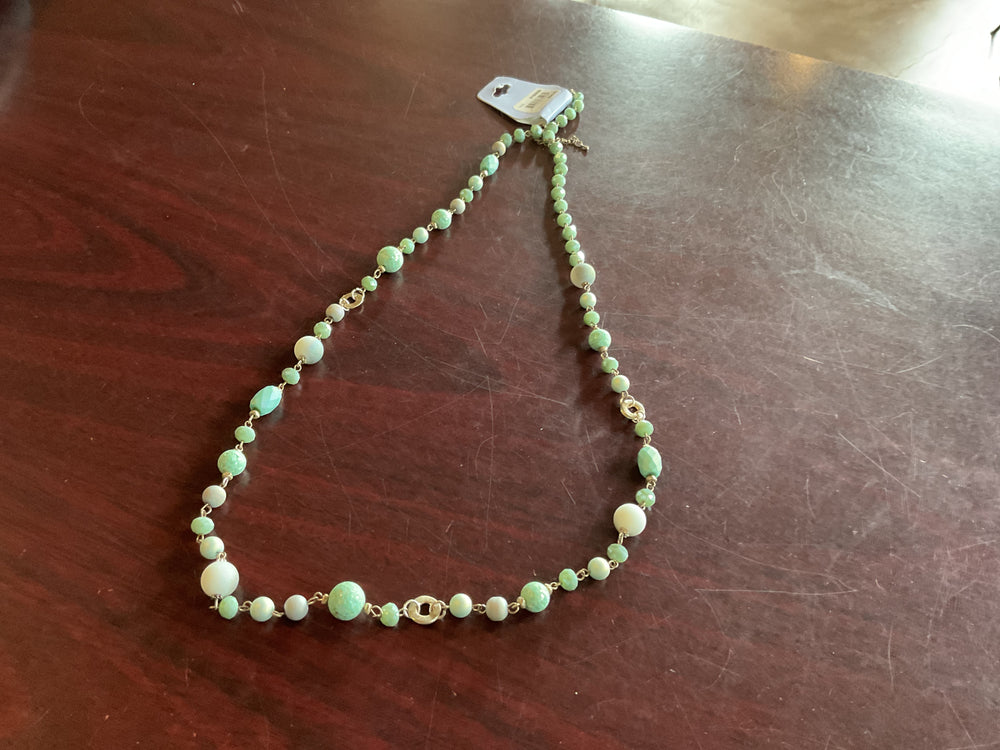 8150659 Green Beaded Necklace