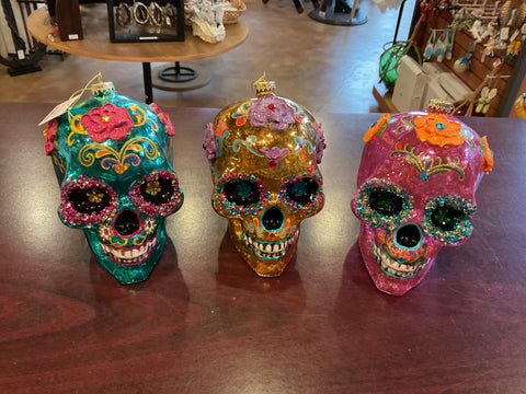 CG-0598 Oversized Skull Ornament