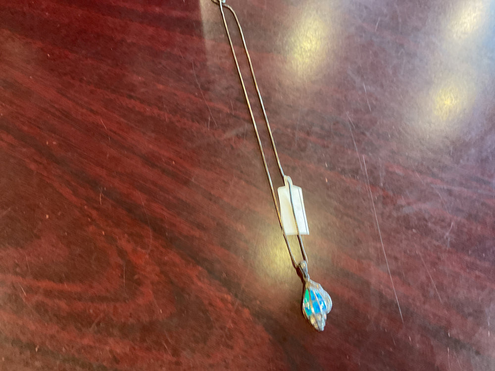 HN1422 BLUE SHELL NECKLACE