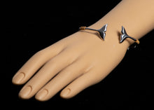 Load image into Gallery viewer, Whale Tail Bangle
