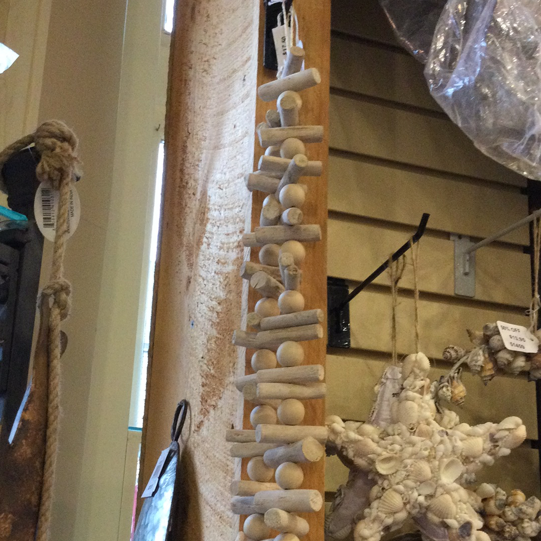 Garland, driftwood w/bead